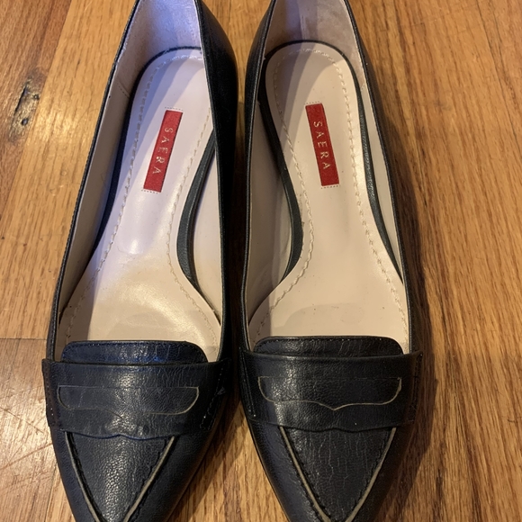 Saera Pointed Toe Loafer - Picture 4 of 7